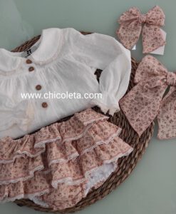 Conjunto bebé niña camiseta y braguita volante Familia Bergamo de Neke –  Cositas Chusquérrimas
